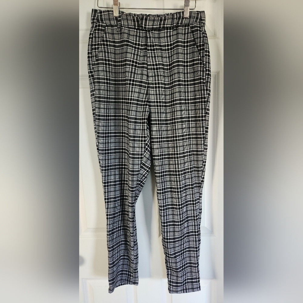 Hot Topic Pants Black and White Plaid Emo Edgy Size Small‎ Stretchy Soft